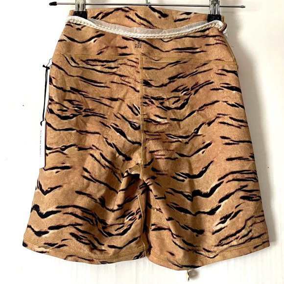 WeWoreWhat High Rise Chain Belt Biker Shorts Sz S Tan Animal Print NWT $88 - Picture 3 of 7